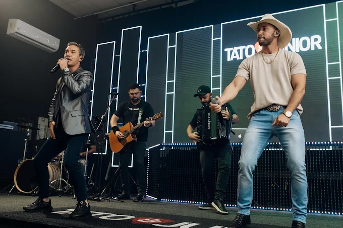 Show sertanejo com painel de LED